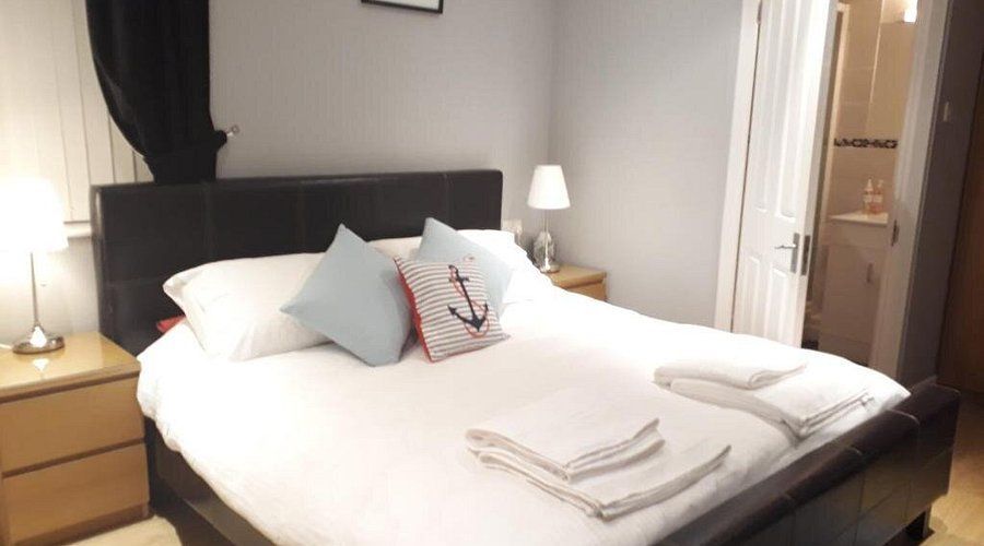 Comfortable Modern Bedroom